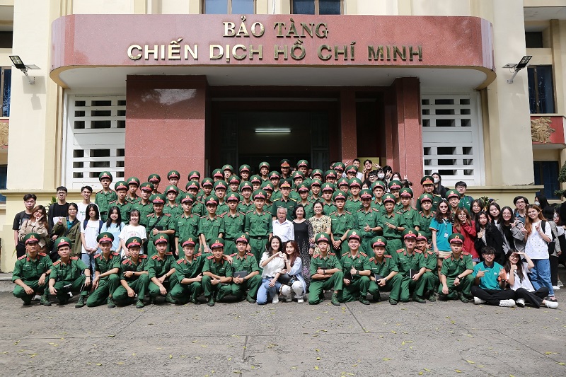 Trường Sĩ quan Công Binh, Trường Đại học Kinh tế tham quan  và giao lưu nhân chứng lịch sử tại Bảo tàng Chiến dịch Hồ Chí Minh