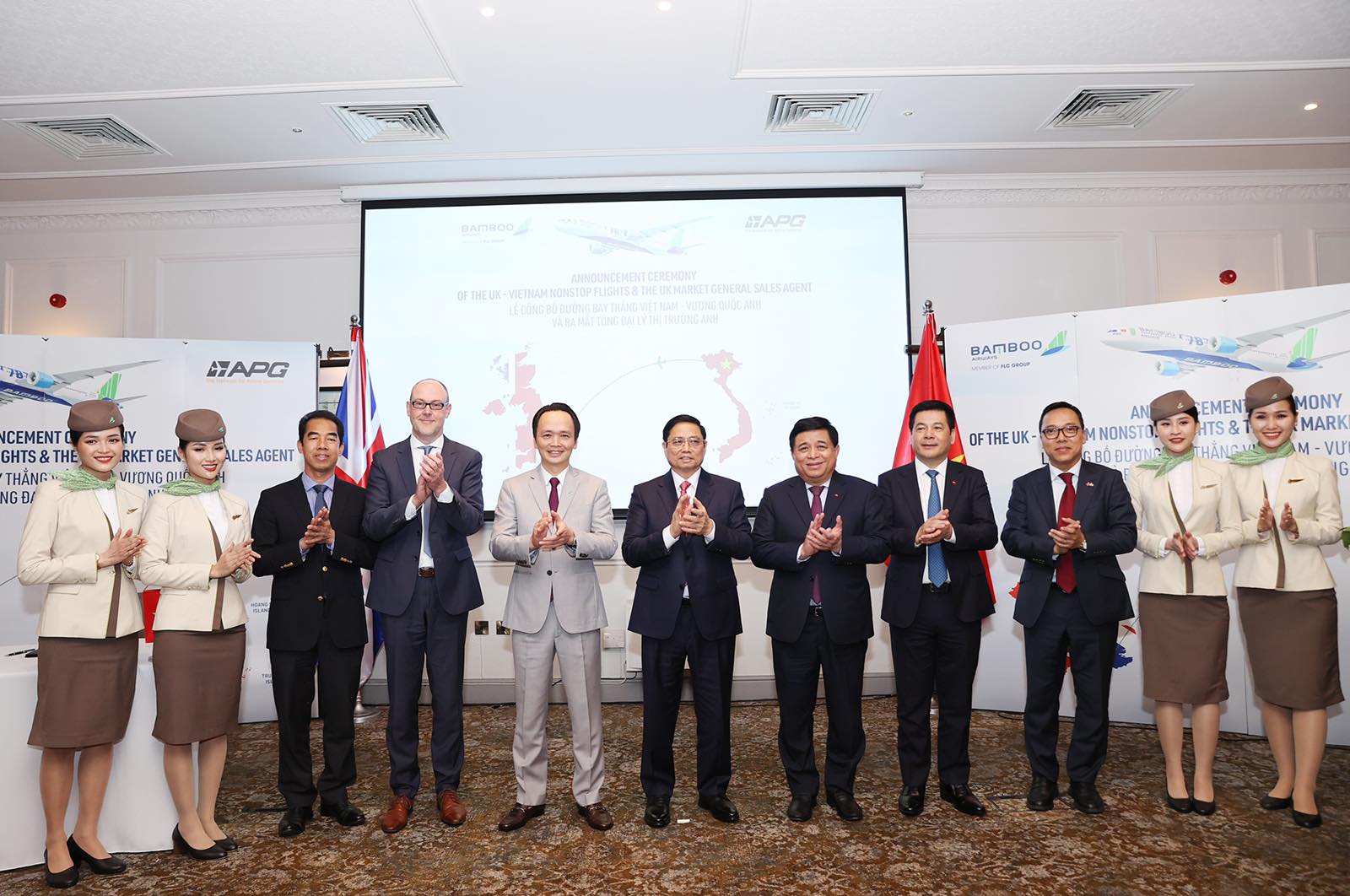 Bamboo Airways công bố đường bay thẳng Việt - Anh dưới sự chứng kiến của Thủ tướng 