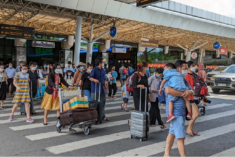 Sân bay Tân Sơn Nhất đón gần 22 triệu lượt khách trong 8 tháng